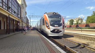 oggi ero in stazione e ho spottato tanti treni ucraini #trainspotter #travel #treni #train