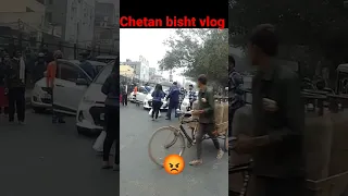 Car driver & gay fight 😱😱 #dadagiri #delhi #street #shorts #fzsv3bs6