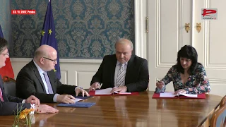 Podpis smlouvy o vykoupení vepřína v Letech u Písku - 23. 11. 2017