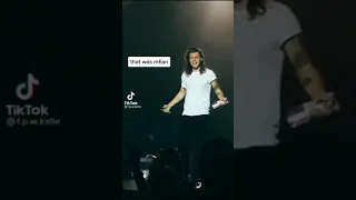 harry styles throwing water at a fan ✨with kindness✨