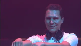 DJ Tiesto - Traffic (DJ Montana Edit), DVD Remux HD, (Tiesto in Concert - Arnhem Gelredome, 2004)