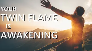3 Signs Your Twin Flame is Awakening 😲