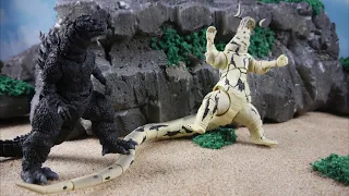 Godzilla VS Eleking (Stop motion fight test)