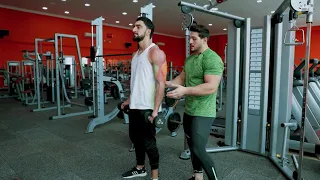 Ceyhun Babakişiyev biceps məşqi