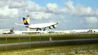 Lufthansa Airbus A340-600 Smooth landing.
