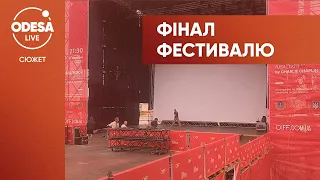 В Одесі на Потьомкінських сходах встановлюють сцену до закриття 12-го ОМКФ