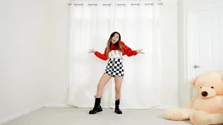 LISA - 'LALISA' dance mirror (Lisa Rhee)