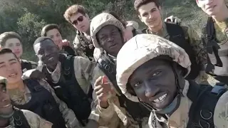 Des Soldats américains chantent le fameux “ Miim rew Bamba ko mom “ de cheikh modou kara .Regardez!!