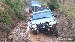 Jeep Wrangler LJ & Liberty KJ Blasting Through Deep Mud