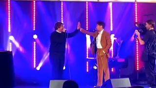 Niall Horan & Lewis Capaldi singing Bruises (Live at The Horan & Rose Event)