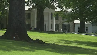 Elvis' granddaughter, attorney fight against Graceland foreclosure