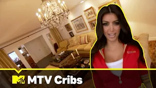 Une barre de strip tease dans la chambre de Kim K | MTV Cribs