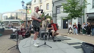 21.05.2024 Brest Belarus...  Уличные музыканты/Street musicians... Walks with Victoria