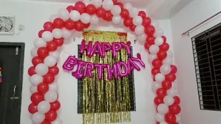 Red & white ballooms on birthday celebration. Birthday decroation ideas at home. 😍