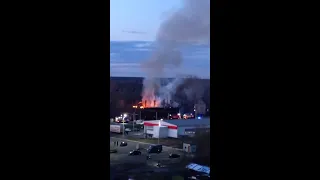 В Архангельске горит дом  в прямом эфире!