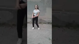 🙈Танец под песню "Ананасовый сироп"🙈