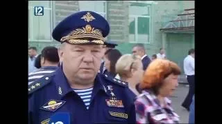 Командующий ВДВ России Владимир Шаманов прибыл в поселок Светлый