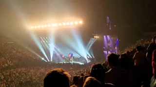 Paul McCartney with American Flag (Minnesota 5/5/16)