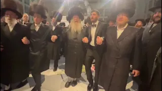Nikolsburg Rebbe Dances At The Weiss Wedding - 5783