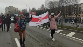 Anti-Lukashenko protest draws hundreds in Minsk | AFP