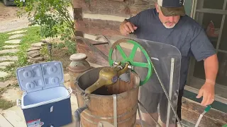 Starting up a 1937 Hit and Miss John Deere Ice Cream maker