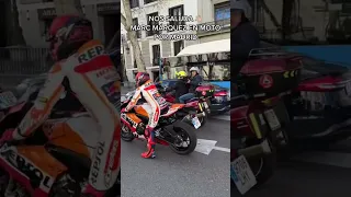 MARC MÁRQUEZ NOS SALUDA EN MOTO POR MADRID #marcmarquez #motogp #moto #rider #motos #honda #cbr