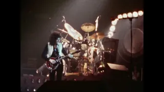 Queen - Bicycle Race [CUT] (Live in Philadelphia: 20/11/1978)