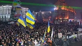 Fresh anti-government protests as Ukrainian government signs bailout agreement with Russia