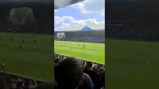 George Hirst gets pocketed by Palmer while fans chant at SWFC vs Portsmouth