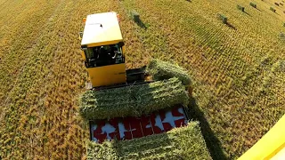 Stacking bales With New Holland Bale Wagon