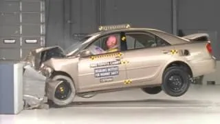 Voiture Crash Test 2002 Toyota Camry moderate overlap test