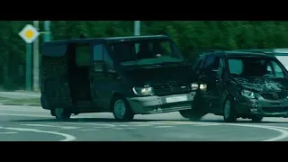 Герой (2019) - car chase scene