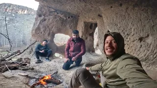 Vlog 265/ قضيت ليلتين في الكهف و وجدت مسجد منحوت وسط الجبل 🏔️🇲🇦🇹🇷