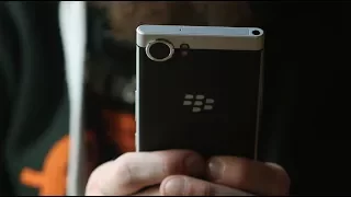 Обзор BlackBerry KEYone с локализованной русской клавиатурой. Часть 1