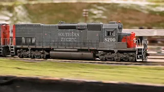 Weathered Athearn Primed for Grime SD40T-2 w/ Loksound!