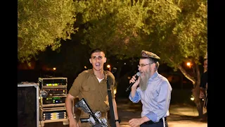 Avraham Fried, at an unforgettable evening of song and dance with the soldiers of the Nahal Haredi.
