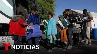 Miles de migrantes fueron liberados sin sistema de rastreo | Noticias Telemundo