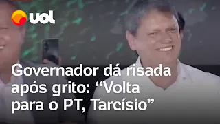 Com Lula, Tarcísio cai na gargalhada após grito de 'volta para o PT' da plateia