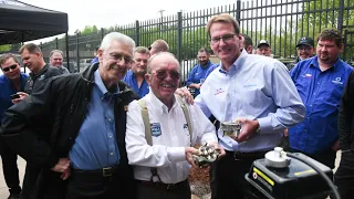 Leonard Wood Testing Custom Hand-Made Carburetors with Thunderbird 390ci Engine