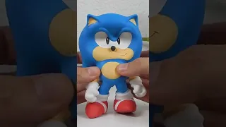 STRETCH this SONIC FIGURE from HEROES of GOO JIT ZU, STRETCHABLE and MOLDABLE SONIC THE HEDGEHOG