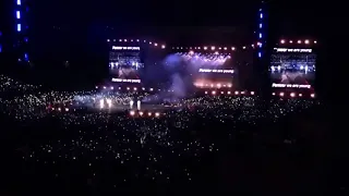 Арми поют для BTS ❤️😭💘