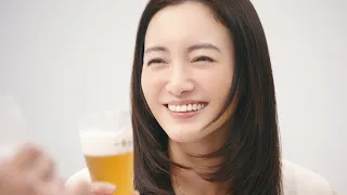 仲間由紀恵、堤真一に勧められビールをグイッ「すごい幸せ」　キリン一番搾り生ビール新CM「堤真一　仲間由紀恵　仲間さんもおいしいビールへ」編