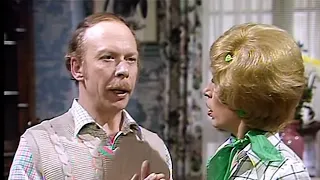 George & Mildred - S03E01: Opportunity Knocks (1978)