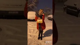 Я хочу сегодня пить , за женское счастье 😀