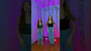 It’s our fav dance💃 Do it with your best friend 🤩 #tiktok #viral