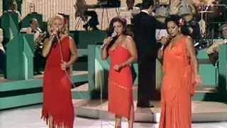 Lola, Carmen y Lolita Flores - 300 Millones (1979/HD)