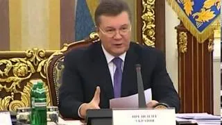 Янукович раскритиковал губернаторов и министров