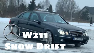 Mercedes W211 E270 CDI Avantgarde Snow drift (Max Miszczyk)