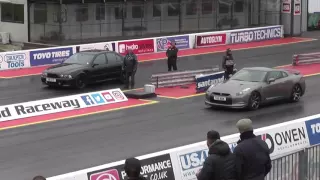 R35 Nissan GTR vs E39 BMW M5 - 1/4 Mile Drag Race