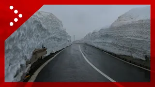 Valle d'Aosta, i muri di neve al Colle del Piccolo San Bernardo